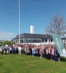 Foto af 175 forskere ved DICE 2024 - Filadelfias internationale konference