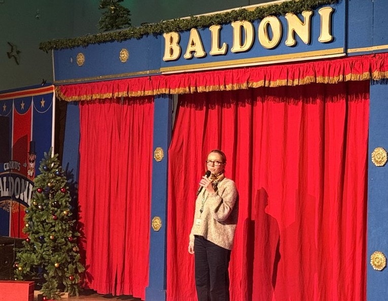 Administrerende direktør Lisbeth Nielsen, Filadelfia byder velkommen til årets juleforestilling fra Cirkus Baldoni 2025