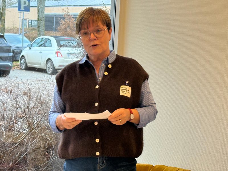 Diakon og Ph.D.-studerende Conny Hjelm holder tale ved Signe Madsens jubilæum, 2025