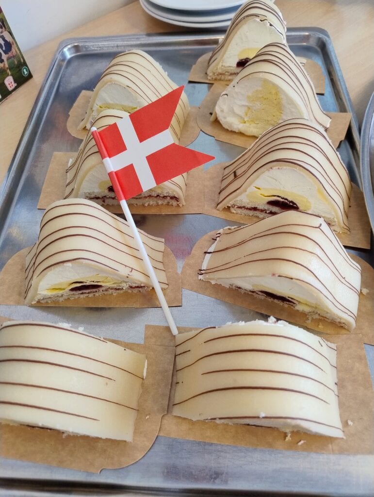 Kagen gåsebryst til fejring af Filadelfias 129 års fødselsdag