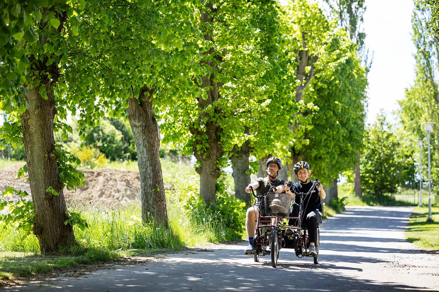 Patient på Center for Neurorehabilitering cykler med medarbejder 2026